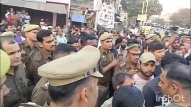 सिकंंदराबाद: सिकंदराबाद कोतवाली क्षेत्र में ग्रामीणों ने सड़क पर शव रखकर जीटी रोड पर लगाया जाम