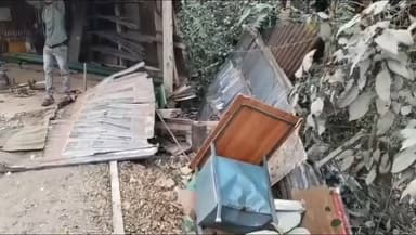 আলিপুরদুয়ার ২: ভয়াবহ দুর্ঘটনা খাটা জানি চৌপথি এলাকায় প্রানে বাঁচলেন কয়েকজন