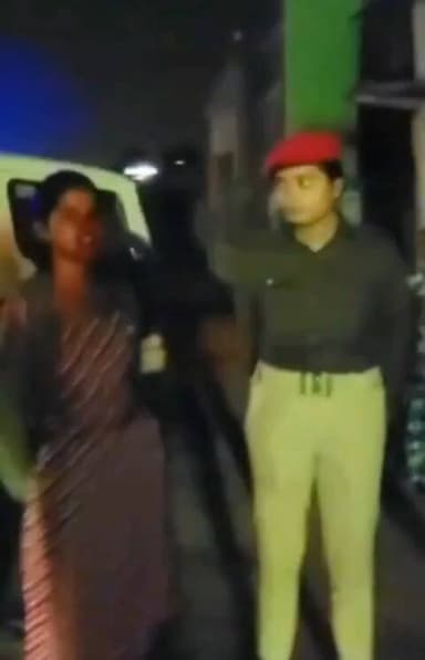 शेखपुरा: सिरारी स्टेशन पर पुलिस ने एक फंसी हुई किशोरी को बचाया, घर पहुंचाया, परिवार ने जताया आभार