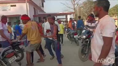 गावां: गावां में बाइक दुर्घटना में एक युवक की मौत, एक गंभीर रूप से घायल, अस्पताल में ग्रामीणों ने काटा बवाल