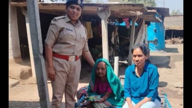 કુકરમુંડા: હોળી-ધુળેટી પર કુકરમુંડા પોલીસની માનવતાભરી પહેલ, વડીલો સાથે ઉજવણી કરી લીધા આશીર્વાદ