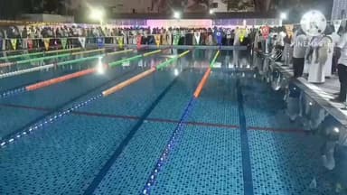 கரூர்: மாநகராட்சிக்குட்பட்ட ஆசாத் சாலையில் நீச்சல் குளத்தினை பொதுமக்களின் பயன்பாட்டிற்காக எம்எல்ஏ திறந்து வைத்தார் .