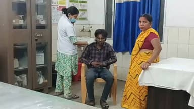 आदित्यपुर गम्हरिया: गम्हरिया: बुरी तरह घायल पुत्र को सामुदायिक स्वास्थ्य केंद्र लेकर पहुंचे माता-पिता