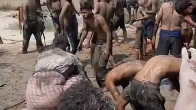 सिमरिया: शीला क्षेत्र में लोगों ने कुर्ता फाड़ होली मनाई, पुलिस प्रशासन के संदेश का किया पालन