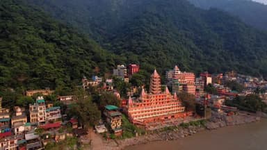 Ganga k kinare 🌊
#ganga #rishikesh #alone #sadsongs #lifelessons