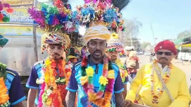 નસવાડી: તાલુકામાં ઘેરૈયા આવ્યા, બજારોમાં ઢોલ નગારા સાથે નાચ ગાન કરી અને ધૂમ મચાવી,હેતીયા ડુંગરા ભીલે શું કહ્યું? જુઓ