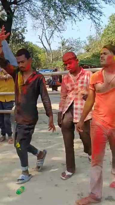 #happyholi में भी साला दारू पी के सोया हुआ है #comedy #funny #trending #viral #fun #entertainment #memes #2026shorts