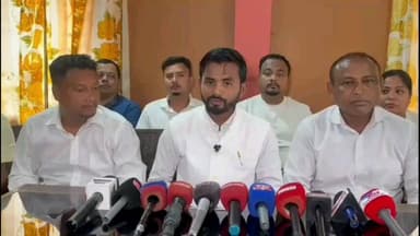 শিৱসাগৰ: অবৈধ বেদখল মুক্ত কৰাৰ দাবীত শিৱসাগৰত সদৌ তাই আহোম ছাত্ৰ সন্থাৰ সংবাদ মেল সম্বোধন