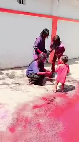 Happy Holi बच्चों के शानदार होली खुशी का माहौल