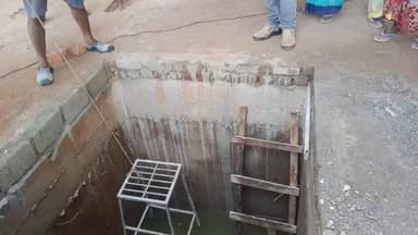 పెందుర్తి: ఇస్కోన్ ఆలయం వద్ద కోబ్రా పాము హల్చల్ చాక చాఖ్యముగా గా పట్టుకున్న స్నేక్ కేచర్ కిరణ్.