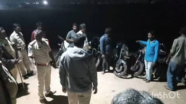 చినగంజాం బండ కాలనీలో నాకాబంది,9 వాహనాలు స్వాధీనం,అసాంఘిక కార్యకలాపాలకు కాలనీ వాసులు దూరంగా ఉండాలన్న ఎస్సై రమేష్