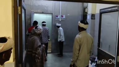 डूंगरपुर: तेज रफ्तार कार ने बाइक लेकर खड़े तीन युवकों को मारी टक्कर, हादसे में एक युवक की मौत, दो गंभीर घायल