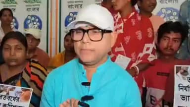 মেদিনীপুর: SIR এ বাদ গিয়েছে নাম, এধরেনের ভোটারদের সঙ্গে নিয়ে সাংবাদিক বৈঠক মেদিনীপুরের বিধায়কের