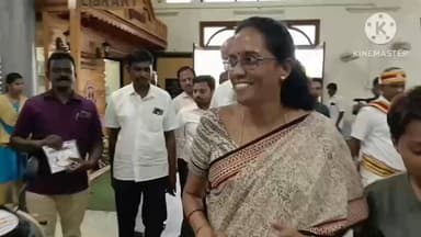 கரூர்: தொகுதி மேம்பாட்டு நிதியிலிருந்து மாற்றுத்திறனாளிக்கு வாகனங்களை எம்பி வழங்கினார்.