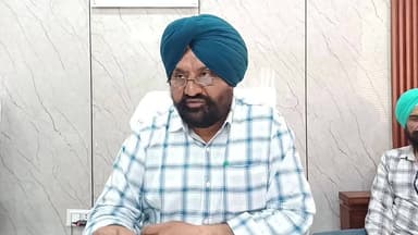 #शाहाबाद अनाज मंडी में #अवैध निर्माण पर प्रशासन जल्द करेंगे कार्यवाही
मार्किट कमेटी के #हॉउस की मीटिंग में 2026-27 का स...