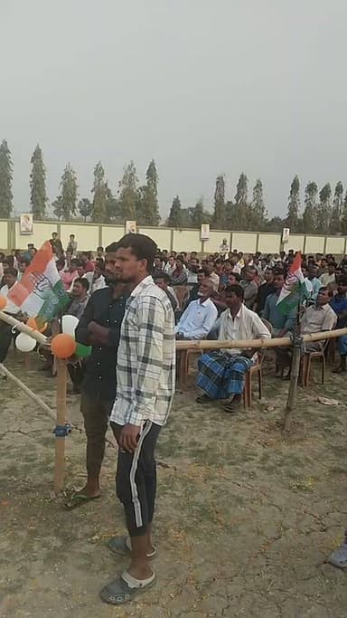 মুর্শিদাবাদে তৃনমূলে বড়ো ভাঙ্গন। অধীর চৌধুরীর হাত ধরে কংগ্রেসে যোগ তৃনমূলের প্রাক্তন ব্লক সভাপতি এবং নেতৃত্বের সংবাদ মু...