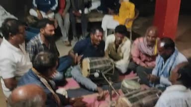 सेमरिया विधानसभा के अंतर्गत ग्राम सुकवार में फगुआ गीत जोरदार प्रस्तुति