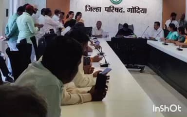 गोंदिया: जलजीवन मिशनची कामे व रोजगार हमी योजनेची कामे सुरू करावी अनेक सरपंचांनी मिळून जि.प.चे मु.कार्य.अधिकारी यांना दिले निवेदन