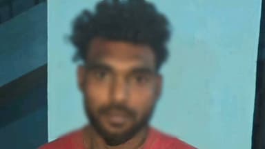 मझौलिया: मझौलिया चीनी मिल गेट के पास साइबर अपराधी गिरफ्तार, पाकिस्तानी नंबर से व्हाट्सएप चैट, 3 एटीएम व 2 मोबाइल बरामद