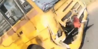 ఉయ్యూరులో కాలేజీ బస్సు- లారీ ఢీ