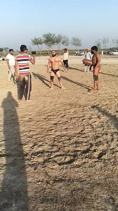 नन्हेड़ा गांव में विशाल कुश्ती दंगल प्रतियोगिता में पहलवानों ने किया कमाल जनता रह गई दंग