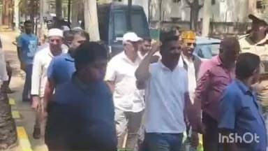 ಚಿಕ್ಕಮಗಳೂರು: ನಗರಸಭೆ ಆವರಣದಲ್ಲಿ ಪ್ರತಿಭಟನಾಕಾರರನ್ನ ವಶಕ್ಕೆ ಪಡೆದ ಪೊಲೀಸರು.!