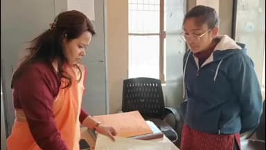 कांडा: तहसील कांडा का औचक निरीक्षण, कार्य व्यवस्था में लापरवाही पर जिलाधिकारी ने तहसीलदार व समस्त कर्मचारियों की वेतन रोका