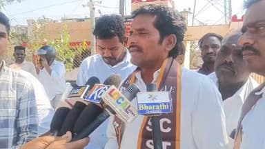 నిజామాబాద్ రూరల్: ధర్పల్లిలోని హొన్నాజీపేట్ ప్రభుత్వ పాఠశాల ఉపాధ్యాయునిపై దాడి చేసిన వారిని కఠినంగా శిక్షించాలని ఉపాధ్యాయ సంఘల ధర్నా