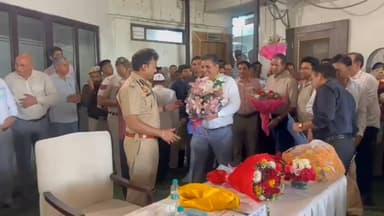 पंजाबी बाग: द्वारका डीसीपी ऑफिस में अंकित सिंह की विदाई, अपनी टीम और परिवार को दिया धन्यवाद