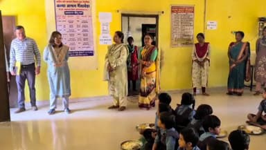 फरसगांव: कलेक्टर ने फरसगांव विकासखंड के पीएमश्री विद्यालयों का किया निरीक्षण