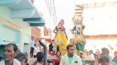 नगला उदैया में दौज मेले का हुआ आयोजन , बैन्ड बाजो के साथ निकाली गई दर्जन भर से अधिक झांकियां
#hilights #videosvirales