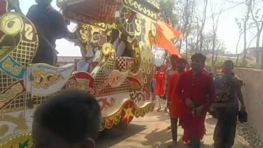 देवरी: देवरी प्रखंड के भेलवाघाटी रामनीटाड में 501 कन्याओं और सुहागिन महिलाओं द्वारा भव्य कलश यात्रा निकाली गई