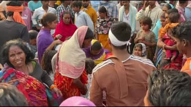 गिरिडीह: हुट्टी बाजार में डीजे विवाद में युवक की हत्या, आक्रोशित लोगों ने किया सड़क जाम, मंत्री ने दिलाया न्याय का भरोसा