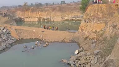 बरकट्ठा: पचरुखी तिलैया खदान में डूबे 13 वर्षीय बच्चे का शव अभी तक नहीं मिला