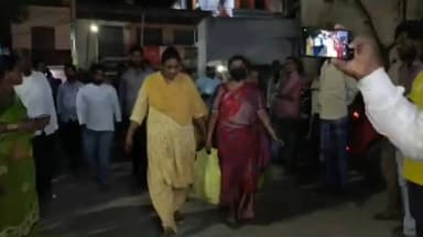 పలమనేరు: పలమనేరు పట్టణం లో ఐపీ పెట్టిన వెంకట్రావు భార్యను బెంగళూరు నుండి పలమనేరు పోలీసులకు పట్టించిన బాధ్యతలు