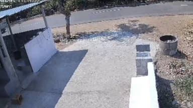 జగిత్యాల: బుగ్గారం పోలీస్ స్టేషన్ పరిధిలోని చిన్నాపూర్ గ్రామంలో జరిగిన దాడి ఘటనపై కేసు నమోదు చేశారు