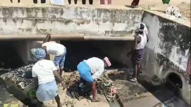 హిందూపురం 11వ వార్డ్ మోడల్ కాలనీలో శానిటేషన్ స్పెషల్ డ్రైవ్ నిర్వహించిన మున్సిపల్ సిబ్బంది