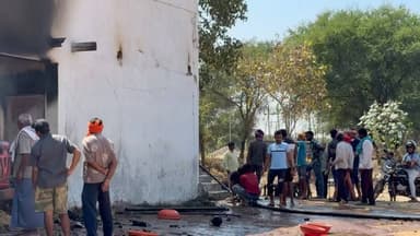 गुण्डरदेही: खेरूद में आगजनी की घटना में 3 ट्रैक्टर, 1 कार और 400 कट्टा धान जलकर खाक, गुण्डरदेही और क्राइम की टीम कर रही है जांच