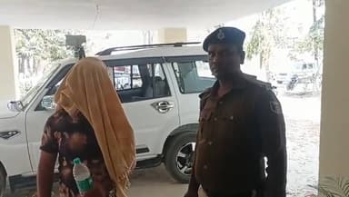 हाजीपुर: पुलिस ने छापेमारी कर हथियार के साथ युवक को किया गिरफ्तार