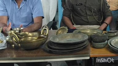 सिकंदरा: सिकंदरा बाजार में चोरी के सामान के साथ दो युवकों को गिरफ्तार किया गया, छापेमारी में भारी मात्रा में सामान बरामद