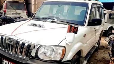 रामगढ़: सियरूआं के समीप बाइक को धक्का मारने वाली स्कॉर्पियो को पुलिस ने किया ज़ब्त