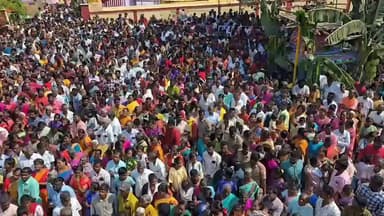 கள்ளக்குறிச்சி: நல்லாத்தூர் கிராமத்தில் அமைந்துள்ள புதுப்பட்டு மாரியம்மன் கோயில் மகா கும்பாபிஷேக விழாவில் திரளான பக்தர்கள் பங்கேற்பு