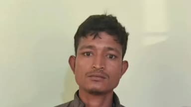 সোণাৰি: সোণাৰিত চাৰিটা হস্তনিৰ্মিত বন্দুক সহ বন্যপ্ৰাণীৰ দাঁত উদ্ধাৰ, চাৰিজনক আটক