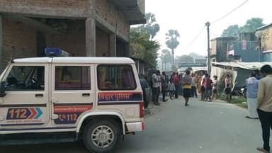 #दलसिंहसराय के अजनौल में किराना दुकान पर बदमाशों ने किया फायरिंग, दुकान के पास लगे ई रिक्शा छर्तिग्रस्त, सीसीटीवी में कै...