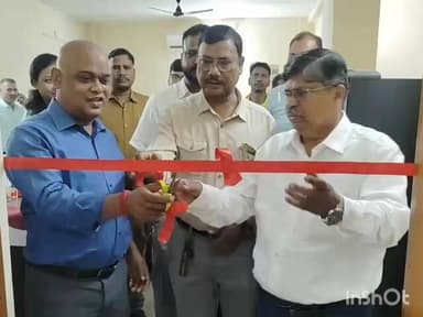 घाटशिला: एचसीएल/आईसीसी कंपनी ने अनुमंडल अस्पताल घाटशिला को रक्त जांच के लिए अत्याधुनिक मशीन दी