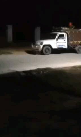 बहरोड़: बहरोड में गोतस्करों ने कांच की बोतलों से किया हमला, ग्रामीणों के जागने पर गोवंश छोड़कर भागे, पुलिस जांच में जुटी