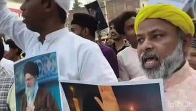 नवादा: नवादा की सड़कों पर अमेरिका और इजरायल के खिलाफ जुलूस, मुस्लिम समुदाय के लोगों ने निकाला प्रदर्शन