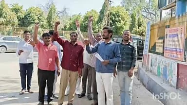 माण्डल: मांडल में जनता क्लिनिक विवाद पर ग्रामीणों ने कलेक्ट्रेट पर किया प्रदर्शन, डीएसपी राहुल जोशी के समर्थन में सौंपा ज्ञापन