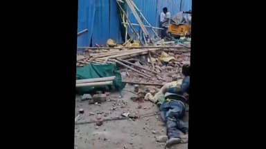 శ్రీకాకుళం: శ్రీకాకుళం జిల్లా కు చెందిన ఇద్దరు వలస కూలీలు హైదరాబాద్లో మృతి