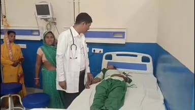 रंका: हाई स्कूल की छात्राओं ने बिना नाश्ता किए दी परीक्षा, दो छात्राएं बेहोश; रंका अस्पताल में कराया इलाज